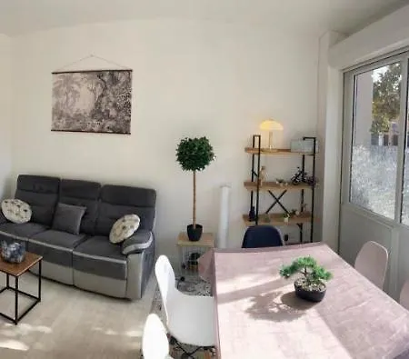 Chambre privée face à la gare Tarbes Extérieur photo